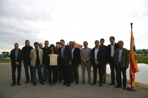 Alcaldes del Bages Al Parc de l’Agulla de Manresa, més de vint alcaldes de la nostra comarca han signat el Manifest dels alcaldes en suport de la caravana del Bages per la Independència.