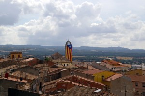 Estelada al campanar de l'esglèsia de Moià Estelada al campanar de l'esglèsia de Moià