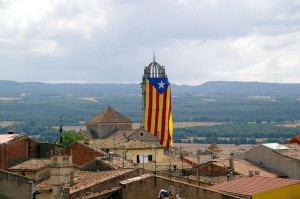Estelada al campanar de l'esglèsia de Moià Estelada al campanar de l'esglèsia de Moià